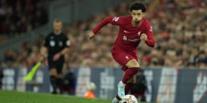 纽卡斯尔豪掷千金未见效，欧冠资格希望渺茫。